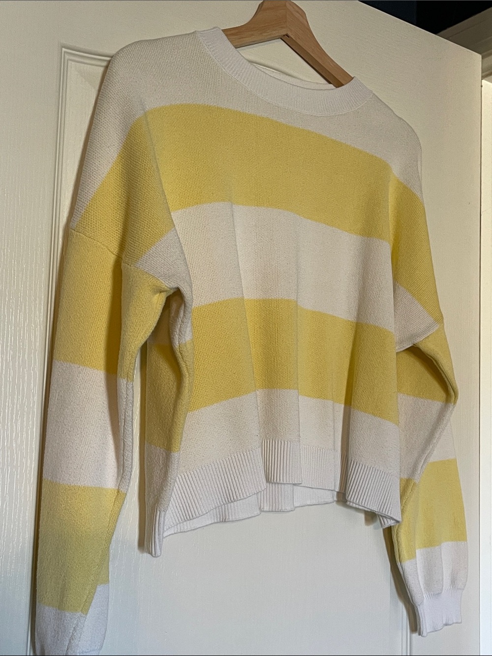 Vigoss Yellow and White Wide-Stripe Crewneck Sweater